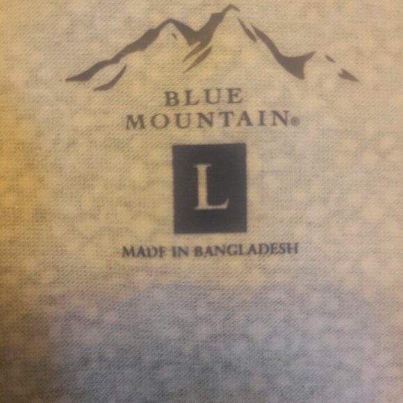 Blue Mountain Short Sleeve Blue & White V-Neck T-shirt - Never Worn - Size L - Picture 4 of 6